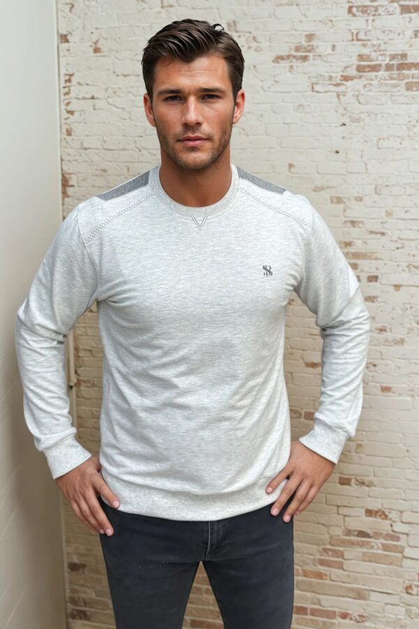 Kar melanž dukserica sa tamnosivim detaljima i elegantnim štepovima Dukserica sa osmišljenim detaljima